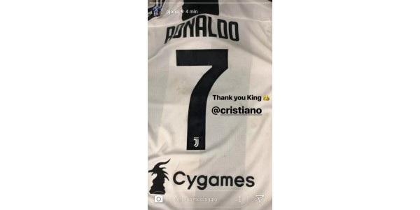 Krzysztof Piatek está muito feliz por ter camisas de Ronaldo